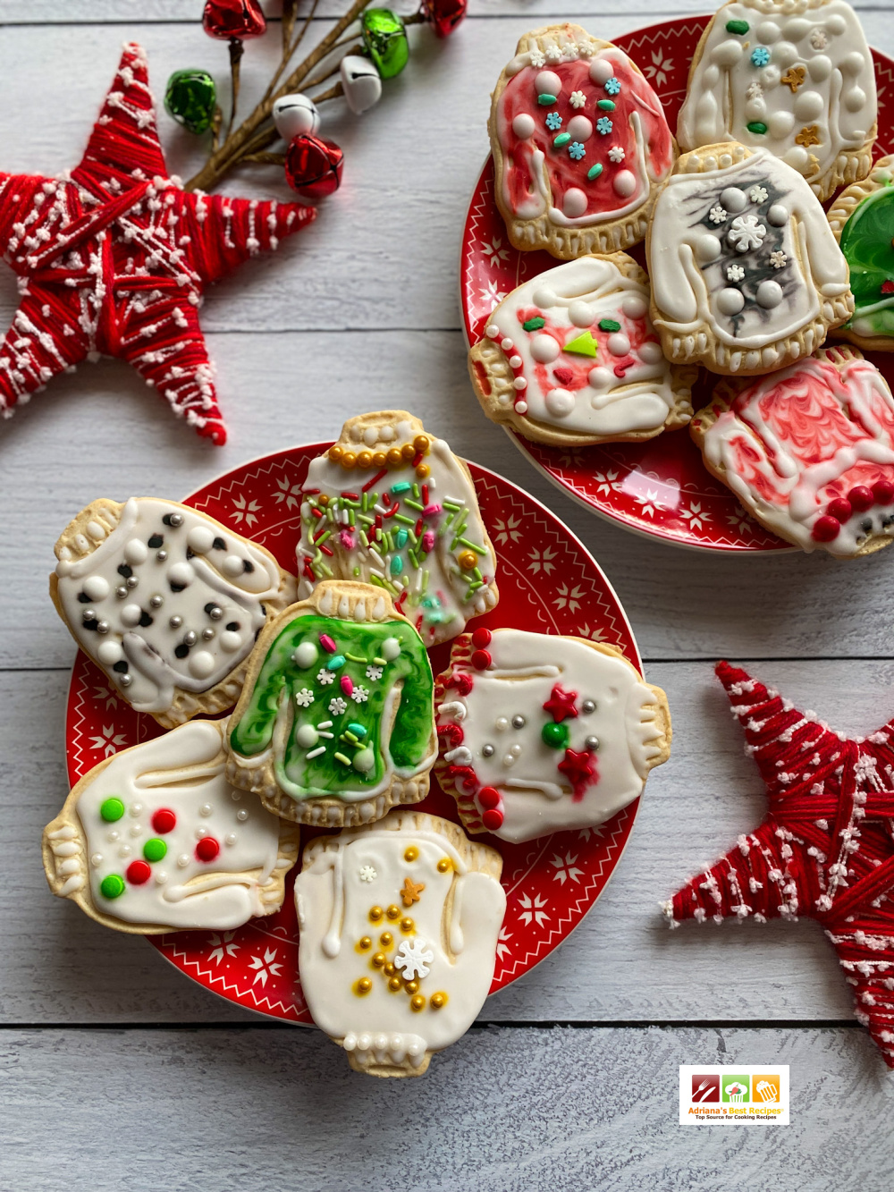 Dos platos con galletas navideñas semi caseras