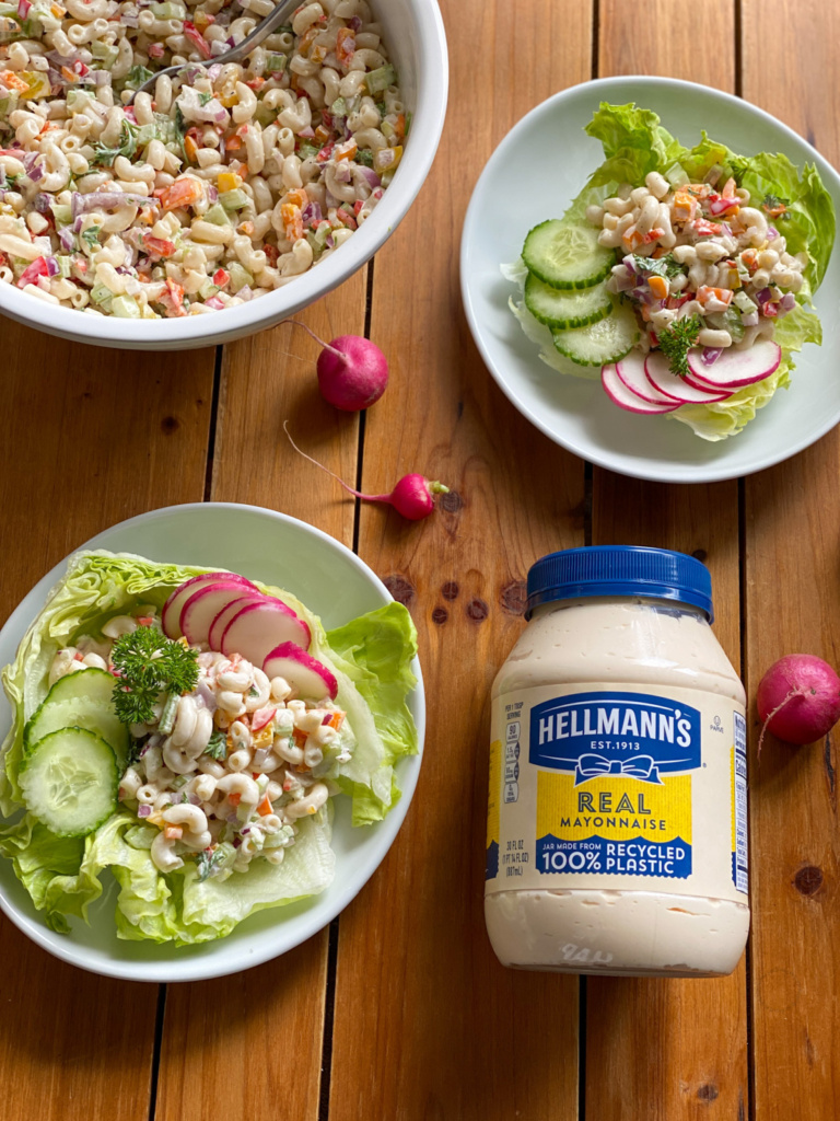 Ensalada de coditos al estilo mexicano hecha con mayonesa Hellmans