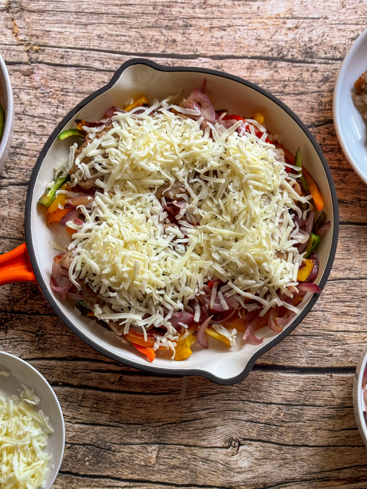 una sartén lista para ir al horno